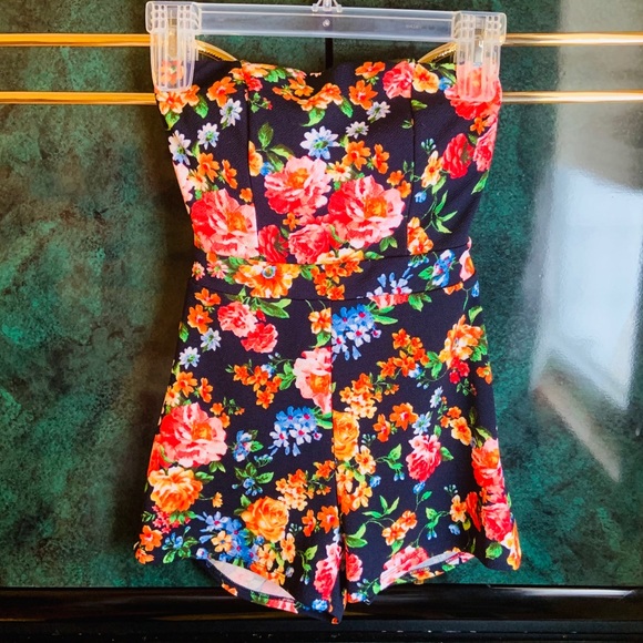 Floral summer romper for skinny girls - Picture 2 of 7